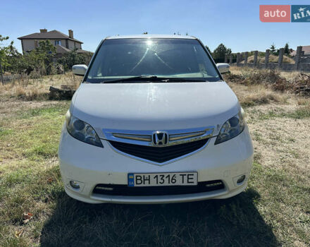Белый Хонда Элизион, объемом двигателя 3 л и пробегом 210 тыс. км за 8000 $, фото 1 на Automoto.ua