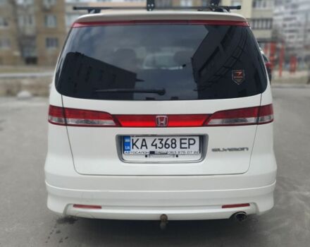 Белый Хонда Элизион, объемом двигателя 2.4 л и пробегом 135 тыс. км за 9500 $, фото 4 на Automoto.ua