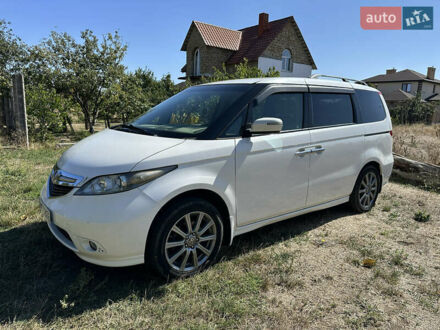 Белый Хонда Элизион, объемом двигателя 3 л и пробегом 210 тыс. км за 8000 $, фото 1 на Automoto.ua