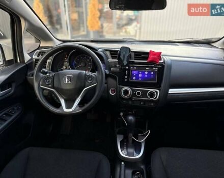 Хонда ФИТ 2014 в Киеве на Automoto.ua Белый Хонда ФИТ, объемом двигателя 1.5 л и пробегом 94 тыс. км за 10500 $, фото 11 на Automoto.ua
