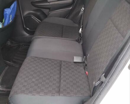 Белый Хонда ФИТ, объемом двигателя 1.5 л и пробегом 49 тыс. км за 11800 $, фото 12 на Automoto.ua