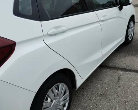 Белый Хонда ФИТ, объемом двигателя 1.5 л и пробегом 49 тыс. км за 11800 $, фото 6 на Automoto.ua