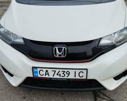 Белый Хонда ФИТ, объемом двигателя 1.5 л и пробегом 49 тыс. км за 11800 $, фото 3 на Automoto.ua