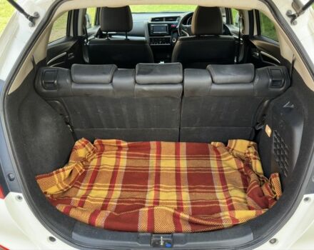 Белый Хонда ФИТ, объемом двигателя 1.5 л и пробегом 200 тыс. км за 3999 $, фото 11 на Automoto.ua