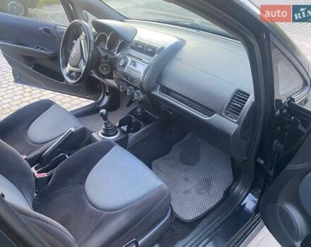 Черный Хонда ФИТ, объемом двигателя 1.5 л и пробегом 183 тыс. км за 5700 $, фото 12 на Automoto.ua