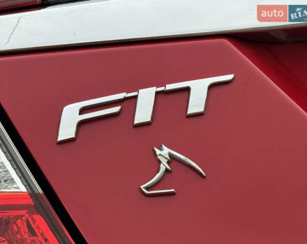 Червоний Хонда ФІТ, об'ємом двигуна 1.5 л та пробігом 74 тис. км за 10450 $, фото 9 на Automoto.ua