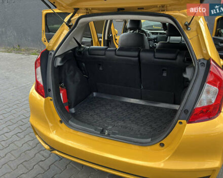 Желтый Хонда ФИТ, объемом двигателя 1.5 л и пробегом 135 тыс. км за 12500 $, фото 15 на Automoto.ua