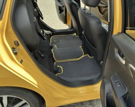 Желтый Хонда ФИТ, объемом двигателя 1.5 л и пробегом 136 тыс. км за 12000 $, фото 6 на Automoto.ua