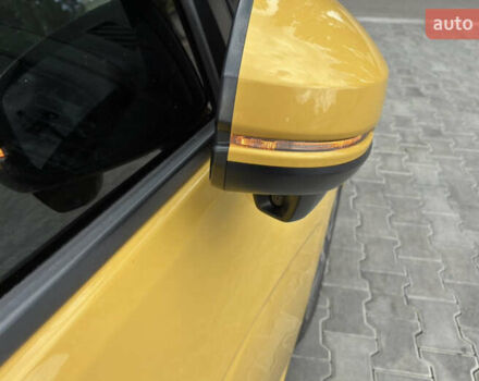 Желтый Хонда ФИТ, объемом двигателя 1.5 л и пробегом 137 тыс. км за 12000 $, фото 4 на Automoto.ua