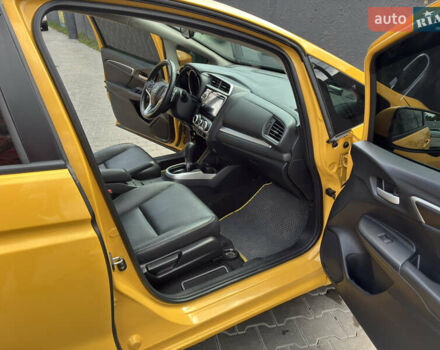 Желтый Хонда ФИТ, объемом двигателя 1.5 л и пробегом 135 тыс. км за 12500 $, фото 23 на Automoto.ua