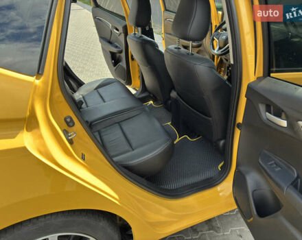 Желтый Хонда ФИТ, объемом двигателя 1.5 л и пробегом 135 тыс. км за 12500 $, фото 18 на Automoto.ua
