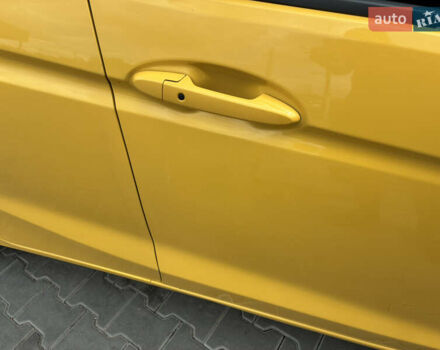 Желтый Хонда ФИТ, объемом двигателя 1.5 л и пробегом 135 тыс. км за 12500 $, фото 13 на Automoto.ua