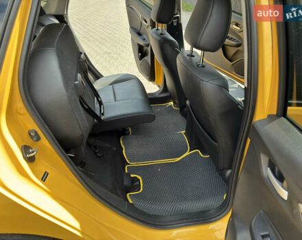 Желтый Хонда ФИТ, объемом двигателя 1.5 л и пробегом 135 тыс. км за 12500 $, фото 21 на Automoto.ua