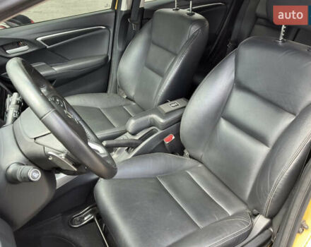 Желтый Хонда ФИТ, объемом двигателя 1.5 л и пробегом 137 тыс. км за 12000 $, фото 12 на Automoto.ua