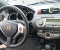 Серый Хонда ФИТ, объемом двигателя 1.3 л и пробегом 240 тыс. км за 5400 $, фото 2 на Automoto.ua