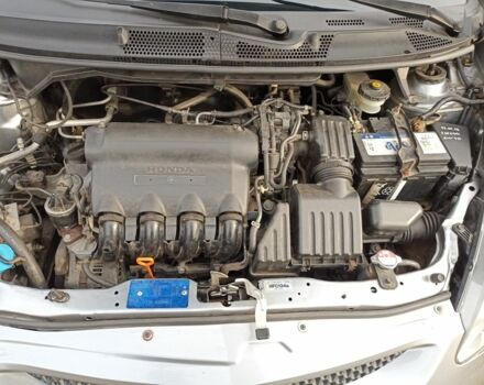 Серый Хонда ФИТ, объемом двигателя 1.3 л и пробегом 240 тыс. км за 5400 $, фото 3 на Automoto.ua