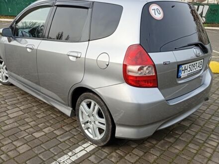 Серый Хонда ФИТ, объемом двигателя 1.3 л и пробегом 240 тыс. км за 5400 $, фото 1 на Automoto.ua