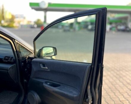 Черный Хонда ФРВ, объемом двигателя 1.7 л и пробегом 292 тыс. км за 4800 $, фото 5 на Automoto.ua