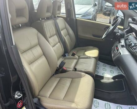 Черный Хонда ФРВ, объемом двигателя 1.8 л и пробегом 240 тыс. км за 6900 $, фото 9 на Automoto.ua
