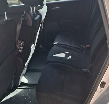 Хонда ФРВ, объемом двигателя 1.7 л и пробегом 161 тыс. км за 6000 $, фото 3 на Automoto.ua