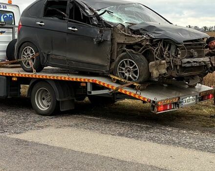 Хонда ФРВ, объемом двигателя 1.8 л и пробегом 316 тыс. км за 2000 $, фото 1 на Automoto.ua