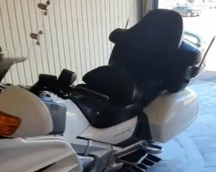 Белый Хонда GL 1800 Gold Wing, объемом двигателя 0 л и пробегом 50 тыс. км за 12000 $, фото 5 на Automoto.ua