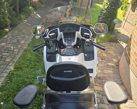 Білий Хонда GL 1800 Gold Wing, об'ємом двигуна 1.8 л та пробігом 69 тис. км за 11000 $, фото 8 на Automoto.ua