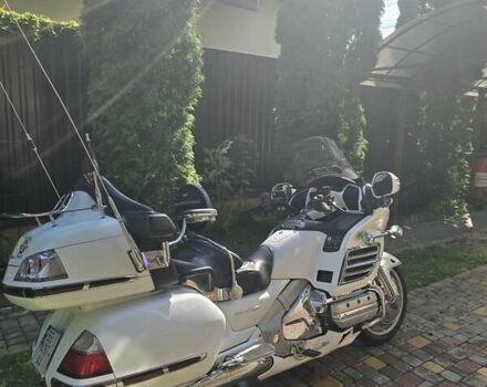 Білий Хонда GL 1800 Gold Wing, об'ємом двигуна 1.8 л та пробігом 69 тис. км за 11000 $, фото 3 на Automoto.ua
