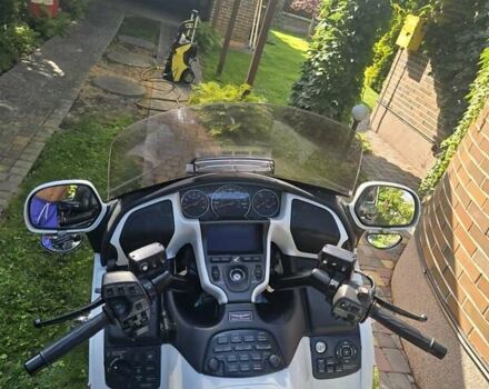 Білий Хонда GL 1800 Gold Wing, об'ємом двигуна 1.8 л та пробігом 69 тис. км за 11000 $, фото 7 на Automoto.ua