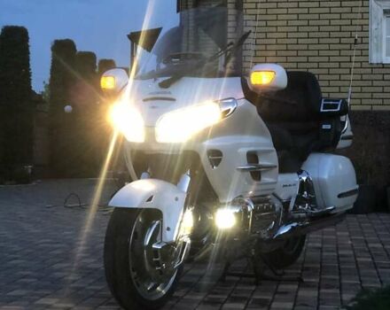 Белый Хонда GL 1800 Gold Wing, объемом двигателя 1.8 л и пробегом 42 тыс. км за 14250 $, фото 9 на Automoto.ua