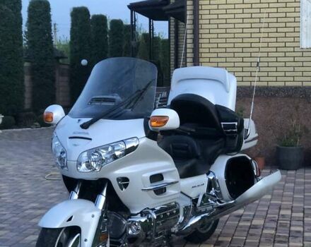 Белый Хонда GL 1800 Gold Wing, объемом двигателя 1.8 л и пробегом 42 тыс. км за 14250 $, фото 1 на Automoto.ua