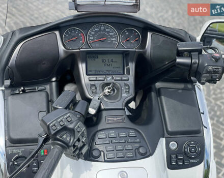 Белый Хонда GL 1800 Gold Wing, объемом двигателя 1.8 л и пробегом 60 тыс. км за 11999 $, фото 7 на Automoto.ua