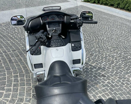 Белый Хонда GL 1800 Gold Wing, объемом двигателя 1.8 л и пробегом 60 тыс. км за 11999 $, фото 6 на Automoto.ua