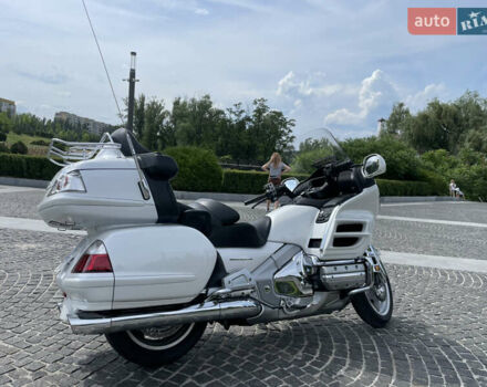 Белый Хонда GL 1800 Gold Wing, объемом двигателя 1.8 л и пробегом 60 тыс. км за 11999 $, фото 5 на Automoto.ua