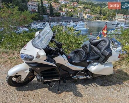 Белый Хонда GL 1800 Gold Wing, объемом двигателя 1.83 л и пробегом 194 тыс. км за 12700 $, фото 6 на Automoto.ua