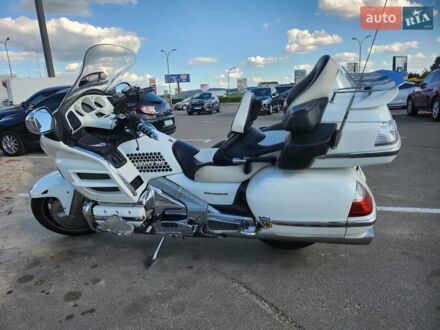 Хонда GL 1800 Gold Wing 2004 у Києві на Automoto.ua Білий Хонда GL 1800 Gold Wing, об'ємом двигуна 1.8 л та пробігом 65 тис. км за 9500 $, фото 1 на Automoto.ua