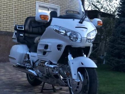 Хонда GL 1800 Gold Wing 2008 у Умани на Automoto.ua Білий Хонда GL 1800 Gold Wing, об'ємом двигуна 0 л та пробігом 42 тис. км за 15250 $, фото 1 на Automoto.ua