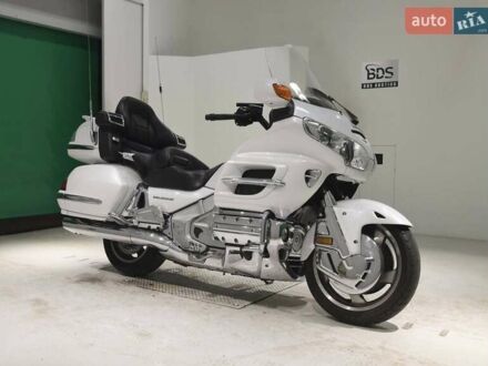 Хонда GL 1800 Gold Wing 2008 в Умани на Automoto.ua Белый Хонда GL 1800 Gold Wing, объемом двигателя 1.8 л и пробегом 42 тыс. км за 14250 $, фото 1 на Automoto.ua