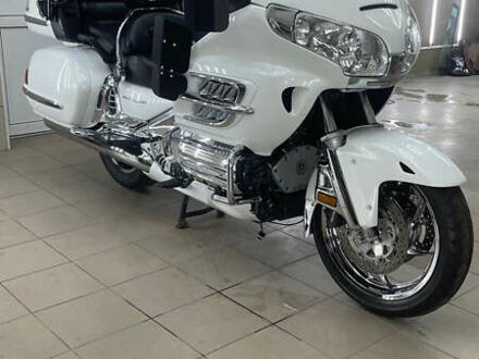 Хонда GL 1800 Gold Wing 2008 у Карловке на Automoto.ua Білий Хонда GL 1800 Gold Wing, об'ємом двигуна 1.8 л та пробігом 156 тис. км за 12800 $, фото 1 на Automoto.ua