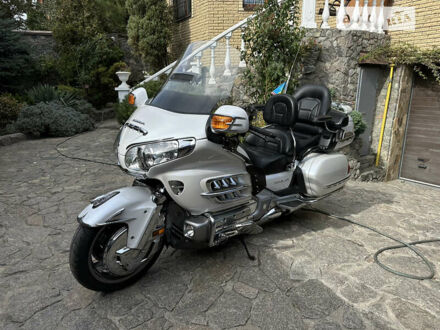 Хонда GL 1800 Gold Wing 2010 в Днепре (Днепропетровске) на Automoto.ua Белый Хонда GL 1800 Gold Wing, объемом двигателя 0 л и пробегом 34 тыс. км за 16000 $, фото 1 на Automoto.ua