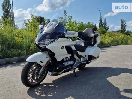 Хонда GL 1800 Gold Wing 2018 у Києві на Automoto.ua Білий Хонда GL 1800 Gold Wing, об'ємом двигуна 0 л та пробігом 25 тис. км за 23000 $, фото 1 на Automoto.ua