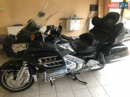 Хонда GL 1800 Gold Wing 2004 у Броварах на Automoto.ua Чорний Хонда GL 1800 Gold Wing, об'ємом двигуна 1.8 л та пробігом 78 тис. км за 8500 $, фото 1 на Automoto.ua