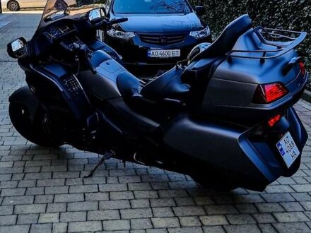 Хонда GL 1800 Gold Wing 2012 у Ужгороді на Automoto.ua Чорний Хонда GL 1800 Gold Wing, об'ємом двигуна 1.8 л та пробігом 19 тис. км за 20000 $, фото 1 на Automoto.ua