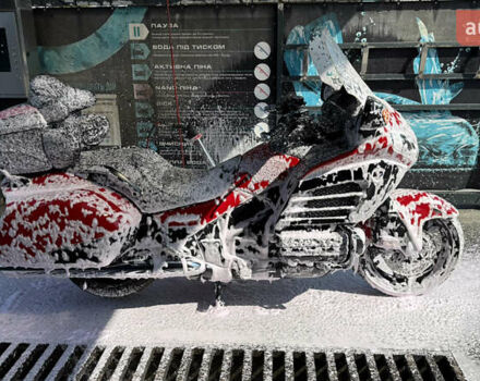 Красный Хонда GL 1800 Gold Wing, объемом двигателя 1.8 л и пробегом 35 тыс. км за 13000 $, фото 13 на Automoto.ua