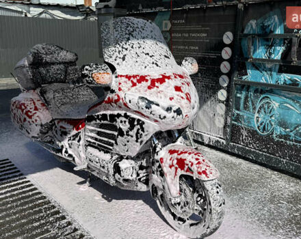 Красный Хонда GL 1800 Gold Wing, объемом двигателя 1.8 л и пробегом 35 тыс. км за 13000 $, фото 14 на Automoto.ua
