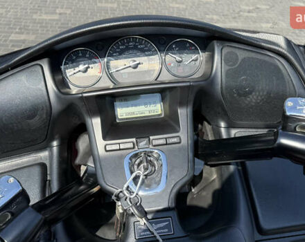 Красный Хонда GL 1800 Gold Wing, объемом двигателя 1.8 л и пробегом 35 тыс. км за 13000 $, фото 10 на Automoto.ua