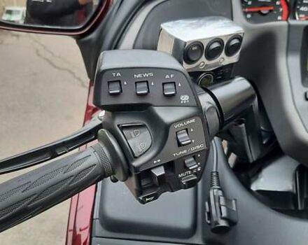 Красный Хонда GL 1800 Gold Wing, объемом двигателя 1.8 л и пробегом 41 тыс. км за 15377 $, фото 18 на Automoto.ua
