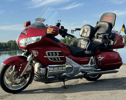 Красный Хонда GL 1800 Gold Wing, объемом двигателя 1.83 л и пробегом 82 тыс. км за 12999 $, фото 1 на Automoto.ua
