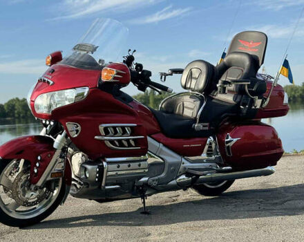 Красный Хонда GL 1800 Gold Wing, объемом двигателя 1.83 л и пробегом 82 тыс. км за 12999 $, фото 2 на Automoto.ua