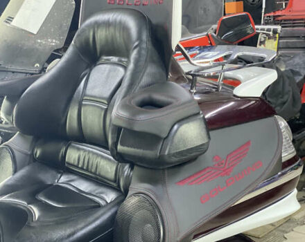 Червоний Хонда GL 1800 Gold Wing, об'ємом двигуна 0 л та пробігом 56 тис. км за 12000 $, фото 4 на Automoto.ua